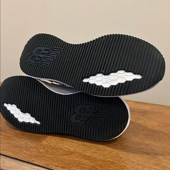 New Balance Fresh Foam Sneakers Gray and Teal - Picture 8 of 8